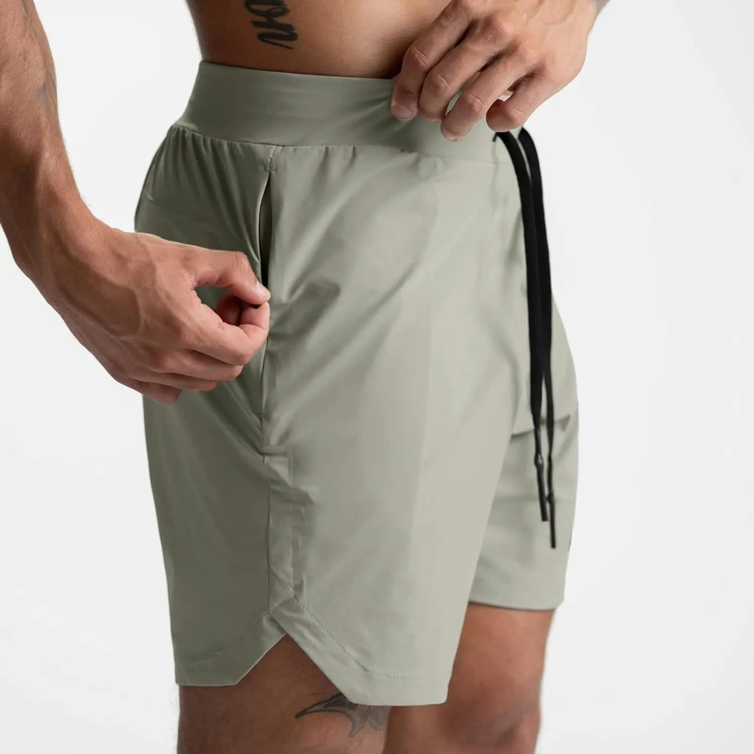 Mens Athletic Workout Shorts Quick Dry Lightweight Bodybuilding Gym Running Basketball SweatShorts with Zipper Pockets