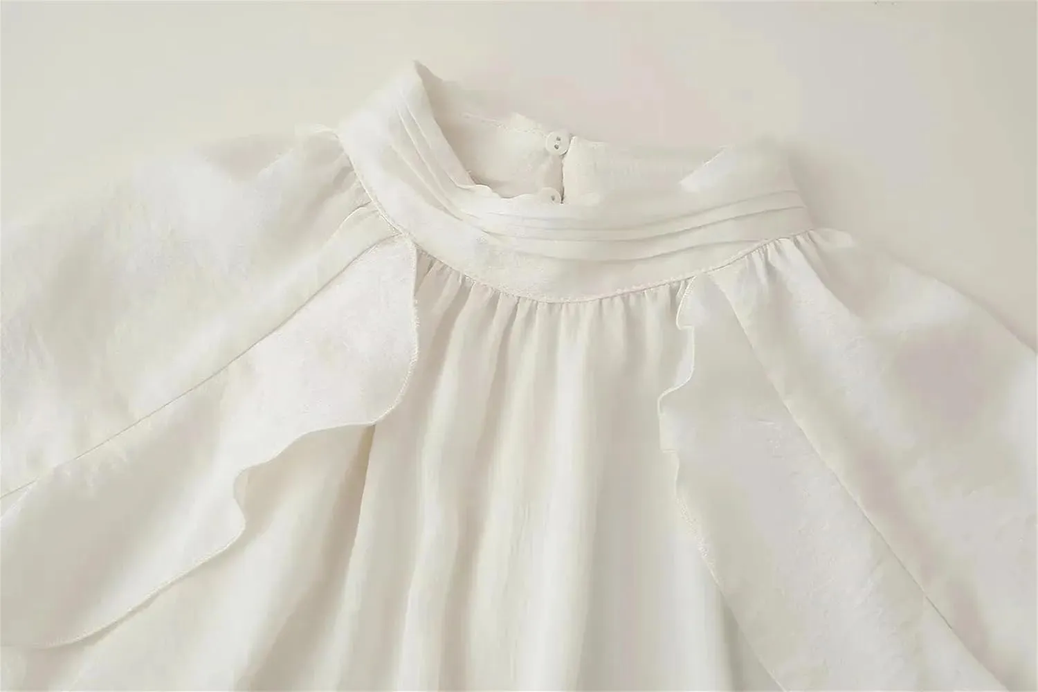 Women's White Shirt Laminated Ruffled Round Neck Long Sleeve Casual Lightweight Shirt Top
