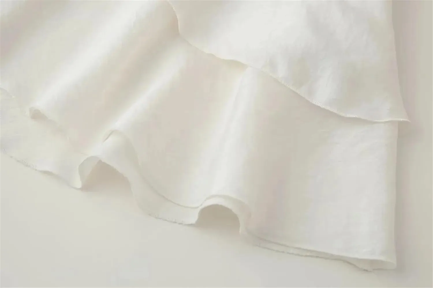 Women's White Shirt Laminated Ruffled Round Neck Long Sleeve Casual Lightweight Shirt Top