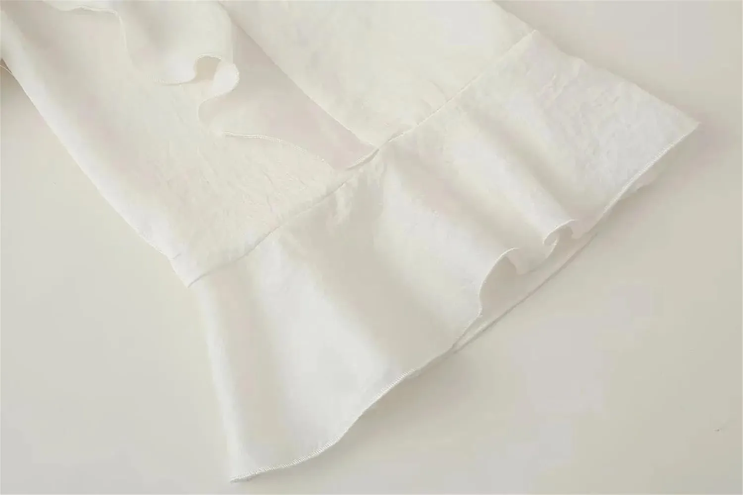 Women's White Shirt Laminated Ruffled Round Neck Long Sleeve Casual Lightweight Shirt Top